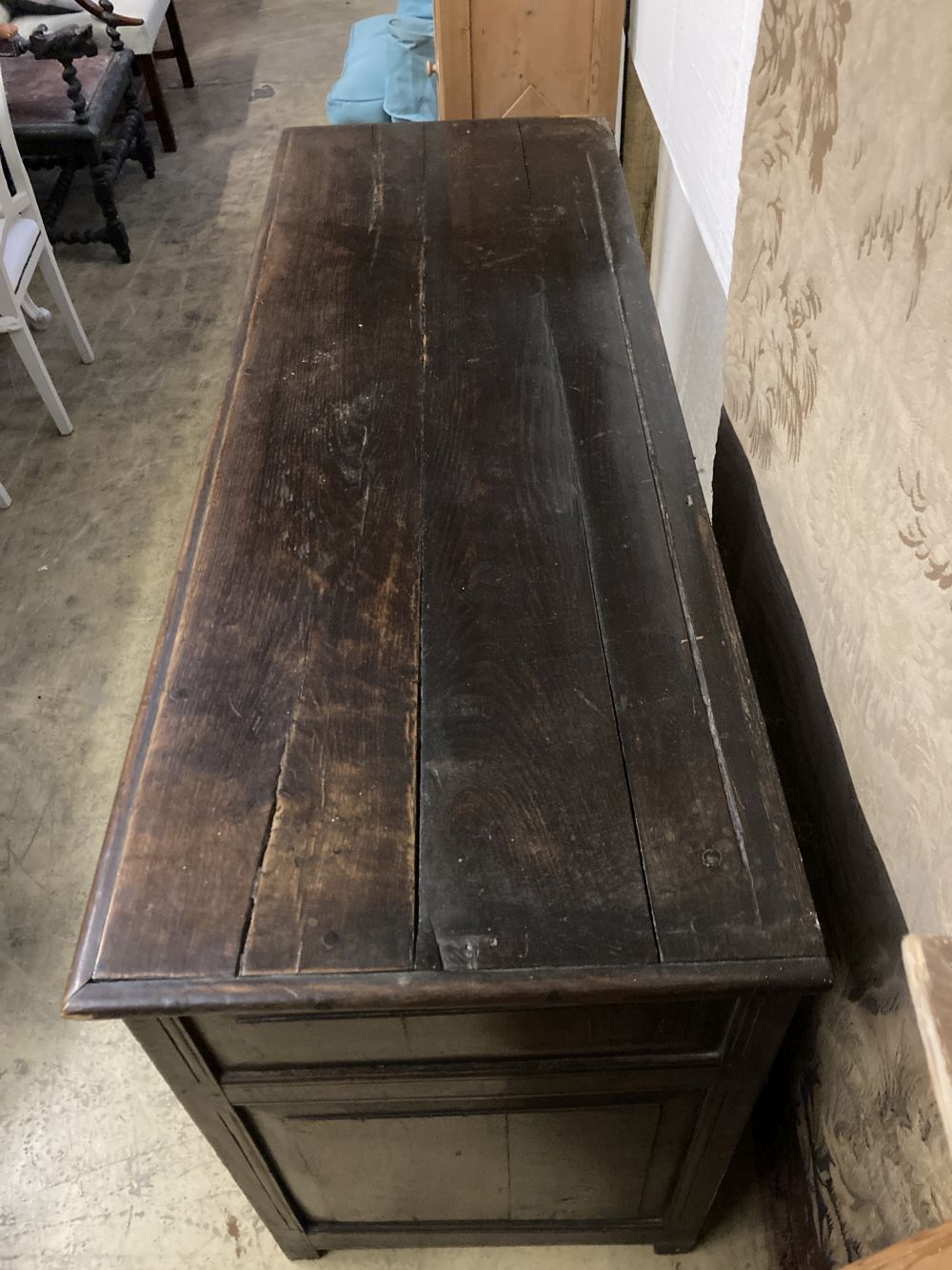 An 18th century oak low dresser, width 155cm, depth 56cm, height 90cm